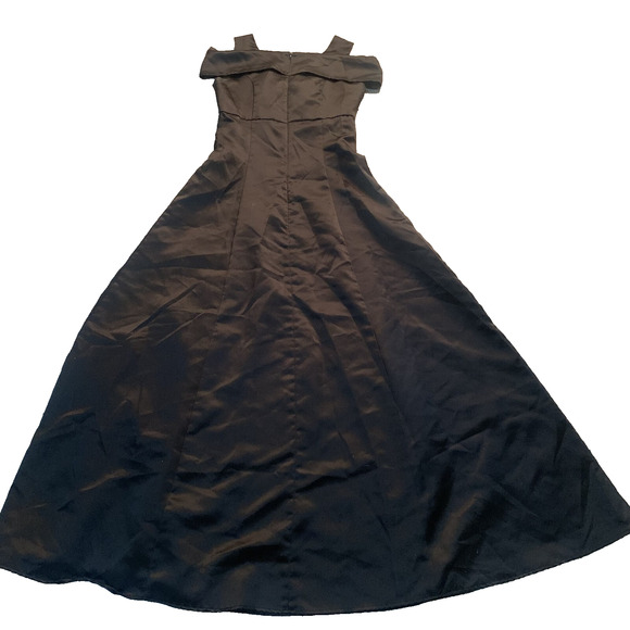 SOUTHEASTERN WOMEN'S BLACK SATIN ANDANTE OFF THE SHOULDER DRESS/GOWN SIZE 6-EUC - Picture 6 of 6